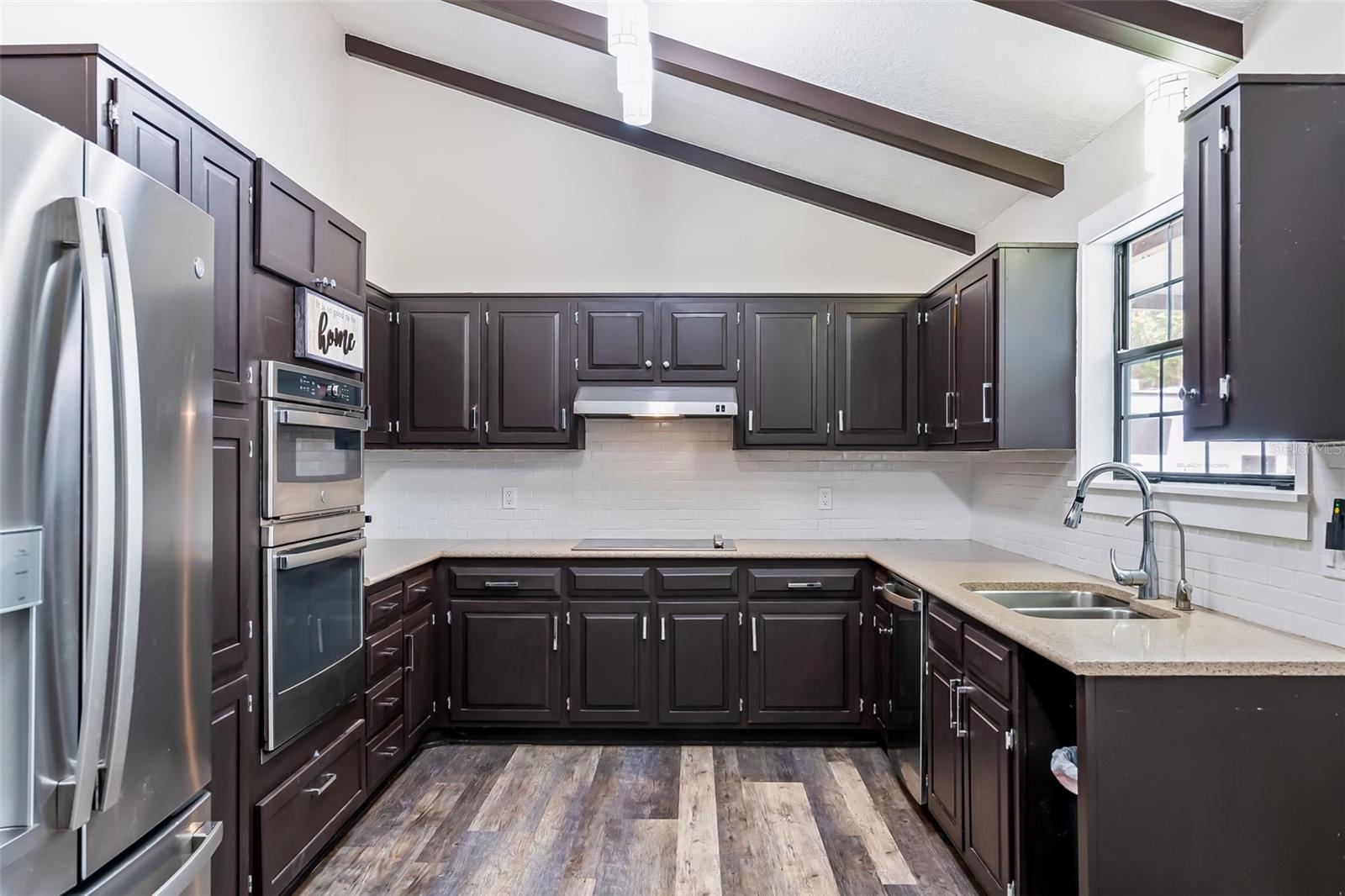 Image 15 of 47 For 102 Thicket Lane