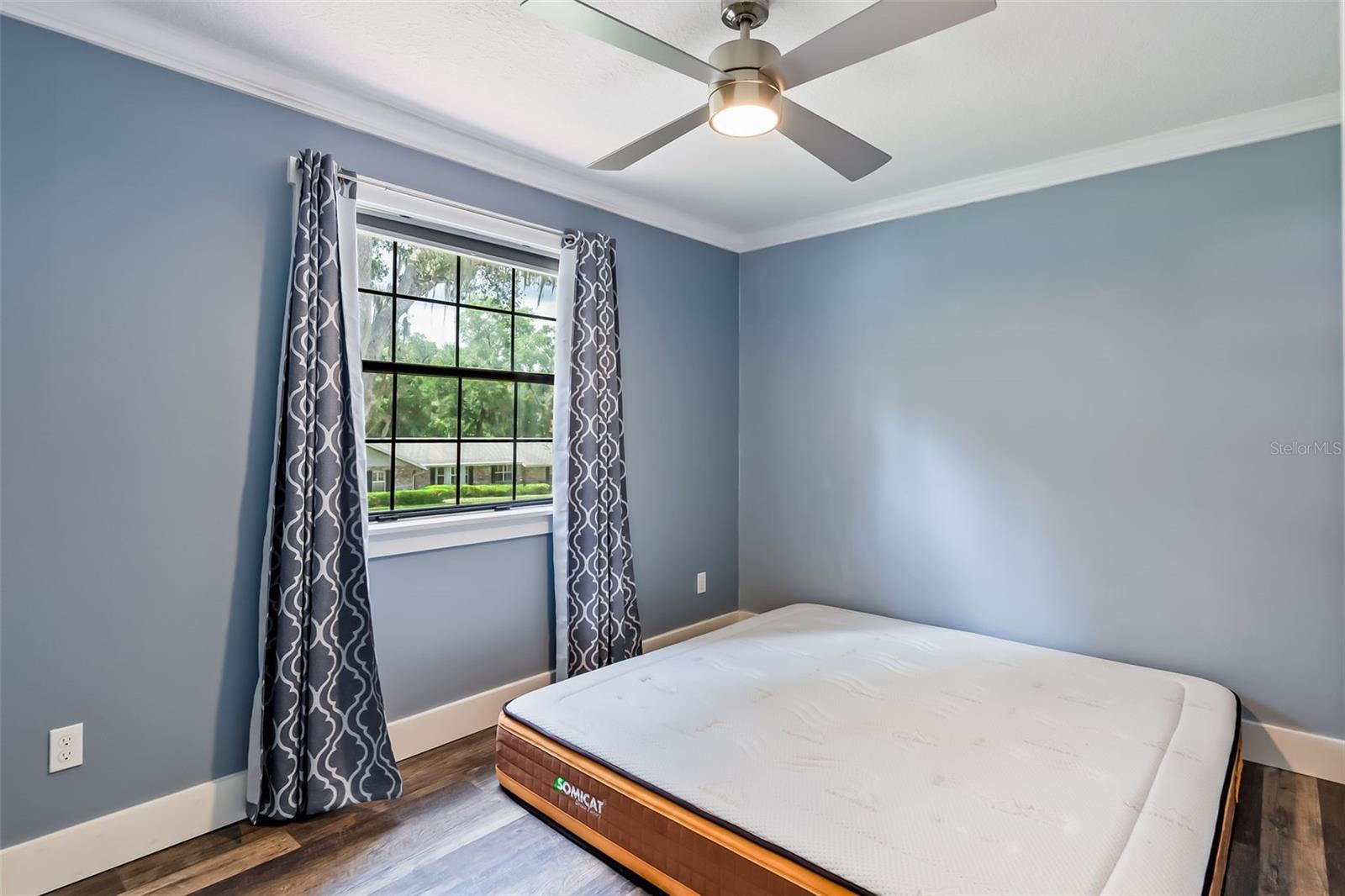 Image 27 of 47 For 102 Thicket Lane