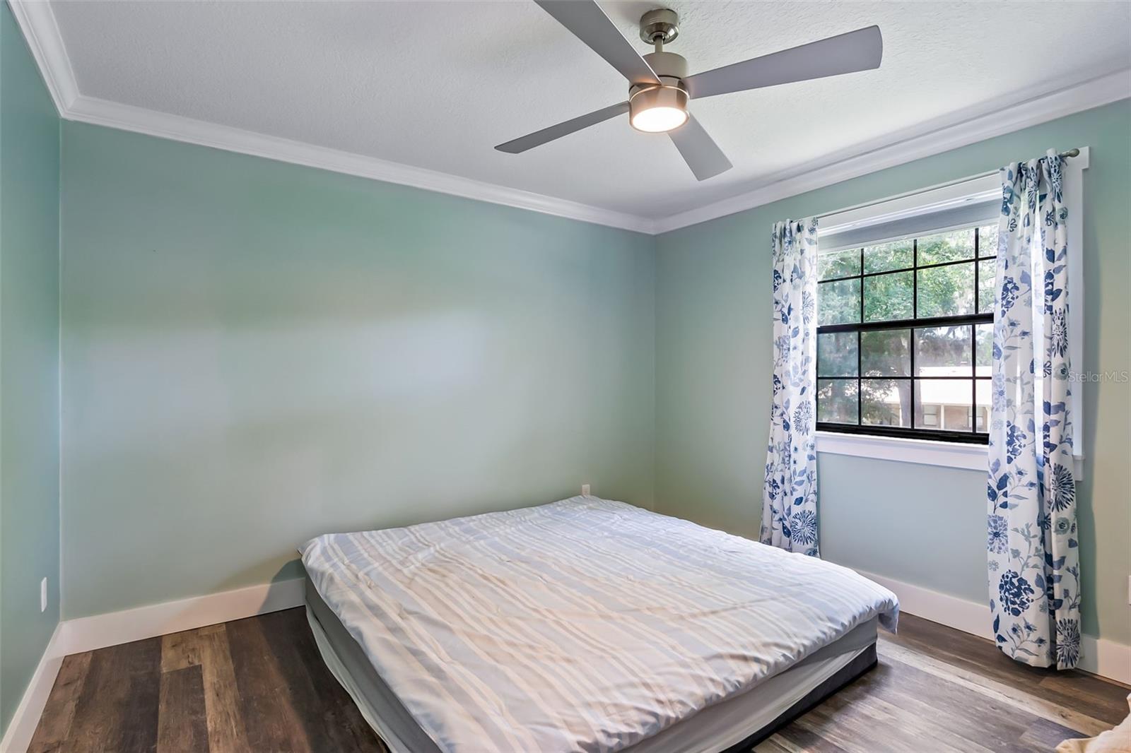 Image 28 of 47 For 102 Thicket Lane