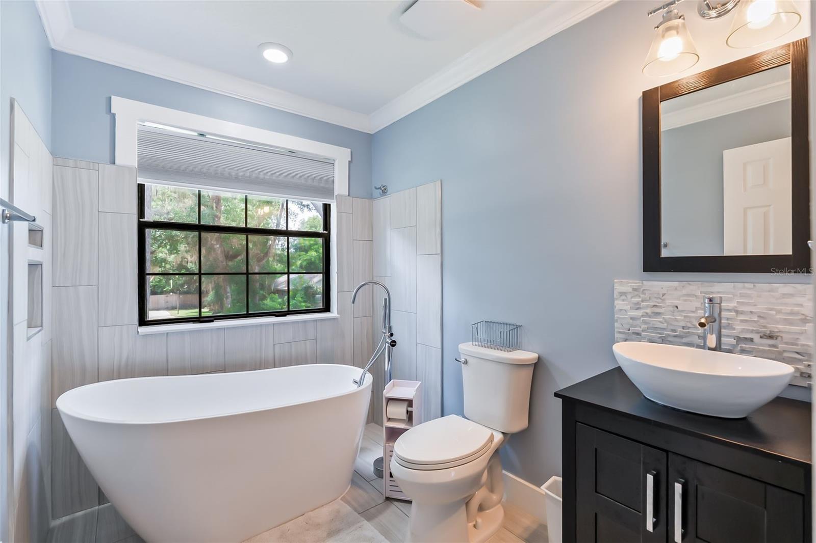 Image 29 of 47 For 102 Thicket Lane