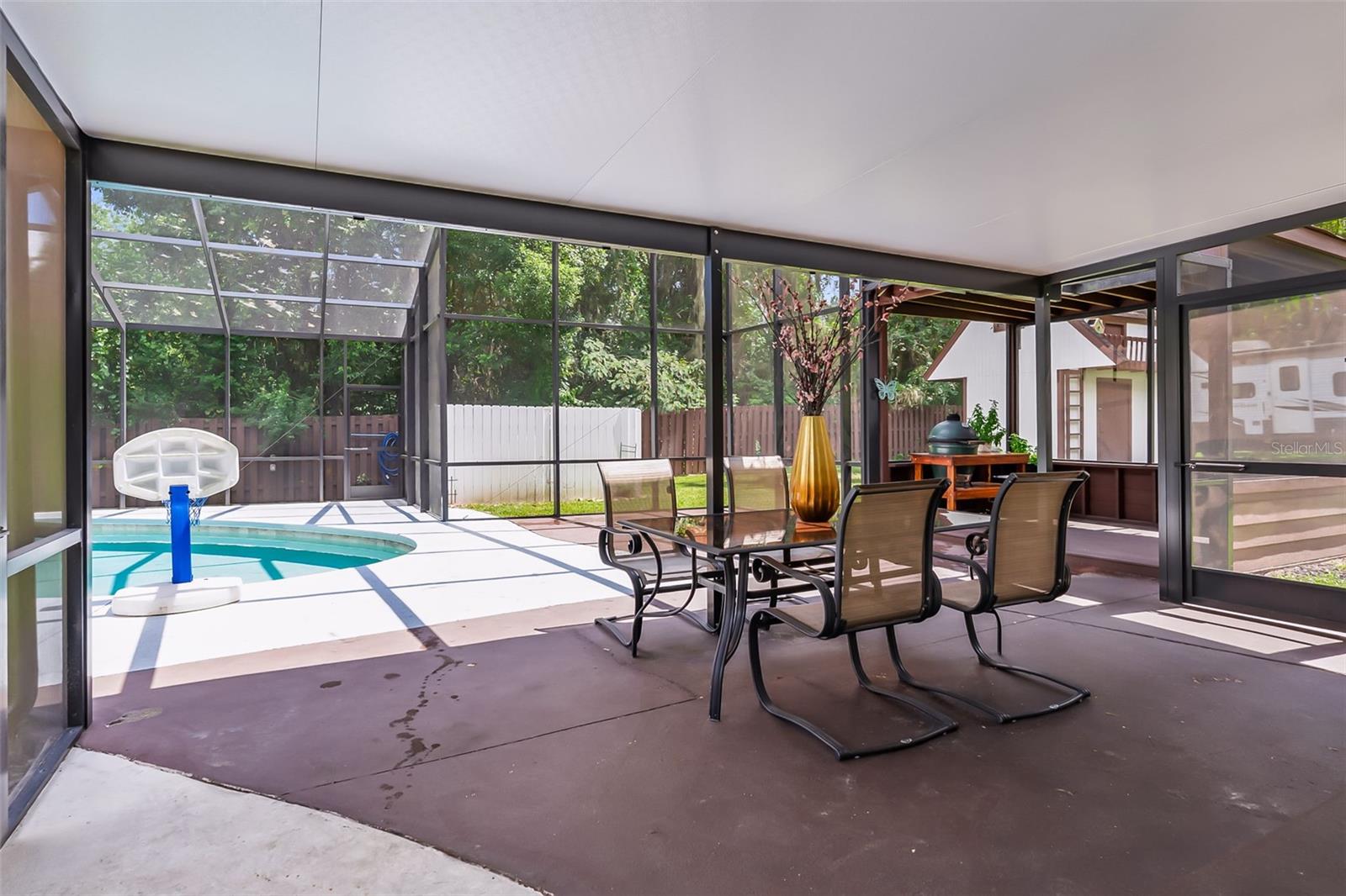 Image 34 of 47 For 102 Thicket Lane