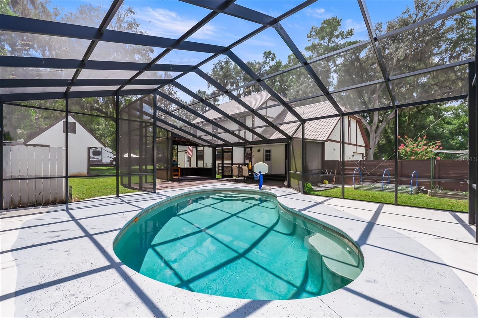 Image 38 of 47 For 102 Thicket Lane