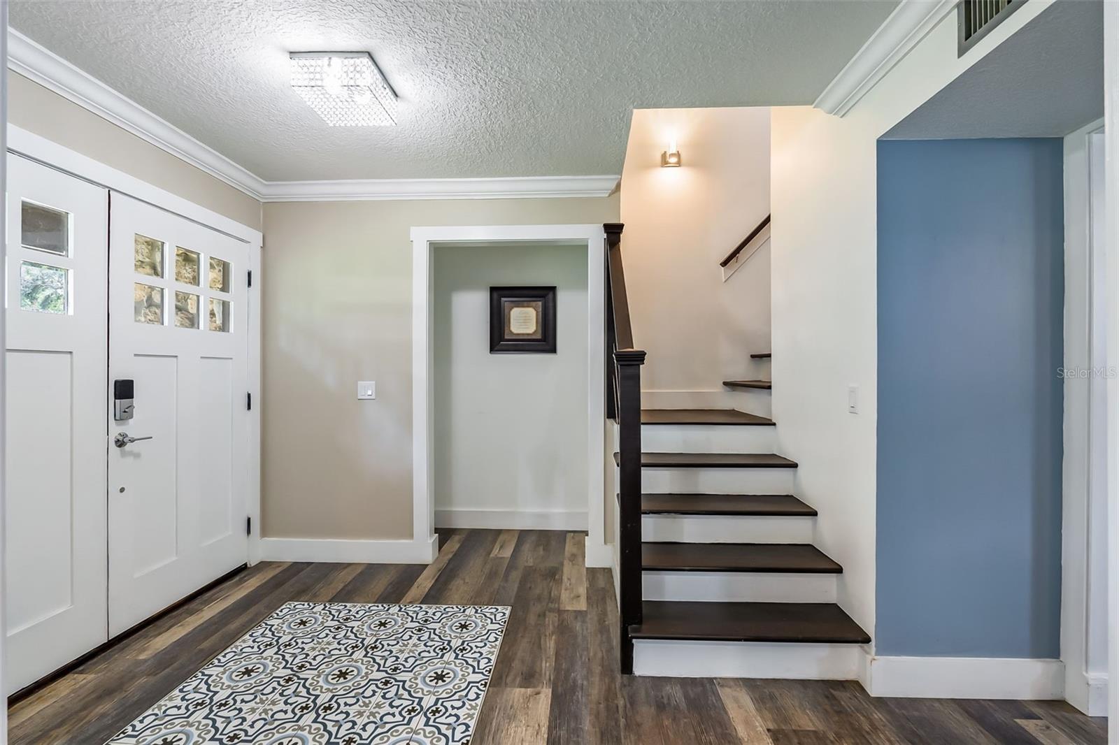 Image 6 of 47 For 102 Thicket Lane