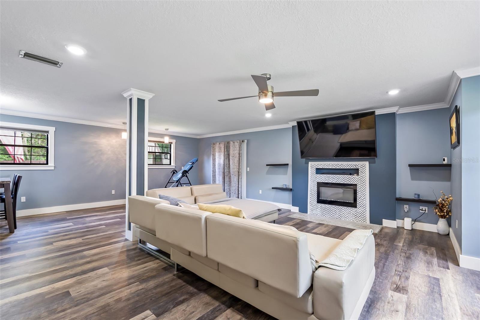 Image 9 of 47 For 102 Thicket Lane