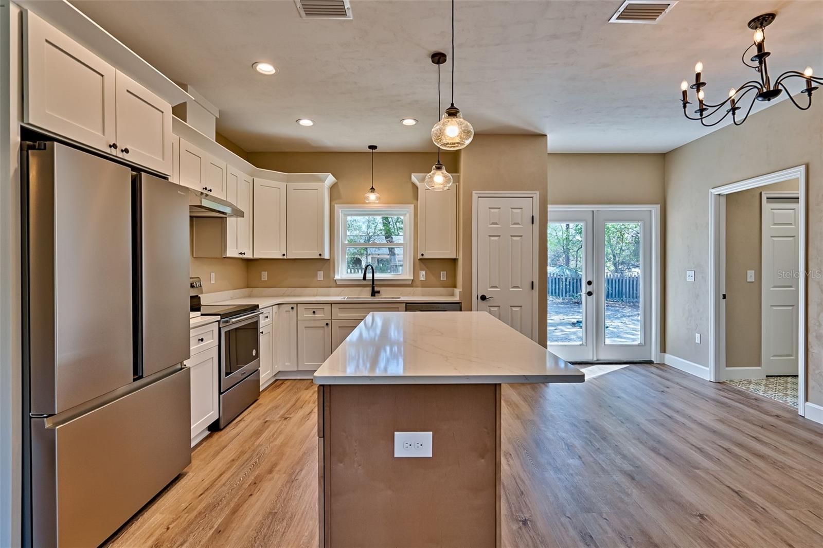 Image 7 of 24 For 484 44th Street