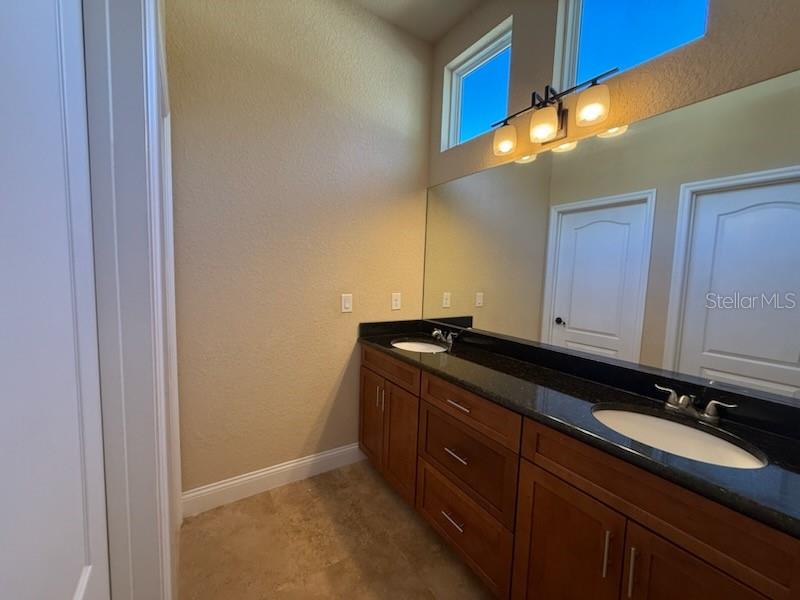 Image 17 of 41 For 14637 27th Place