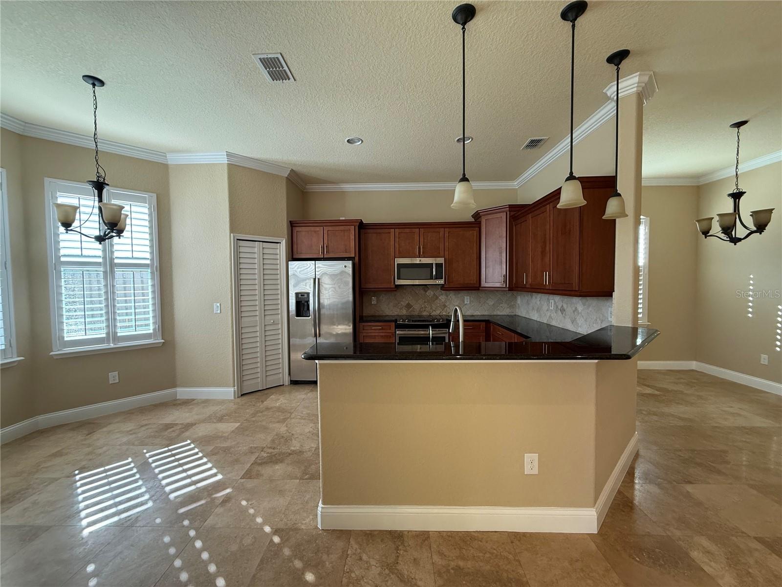 Image 6 of 41 For 14637 27th Place