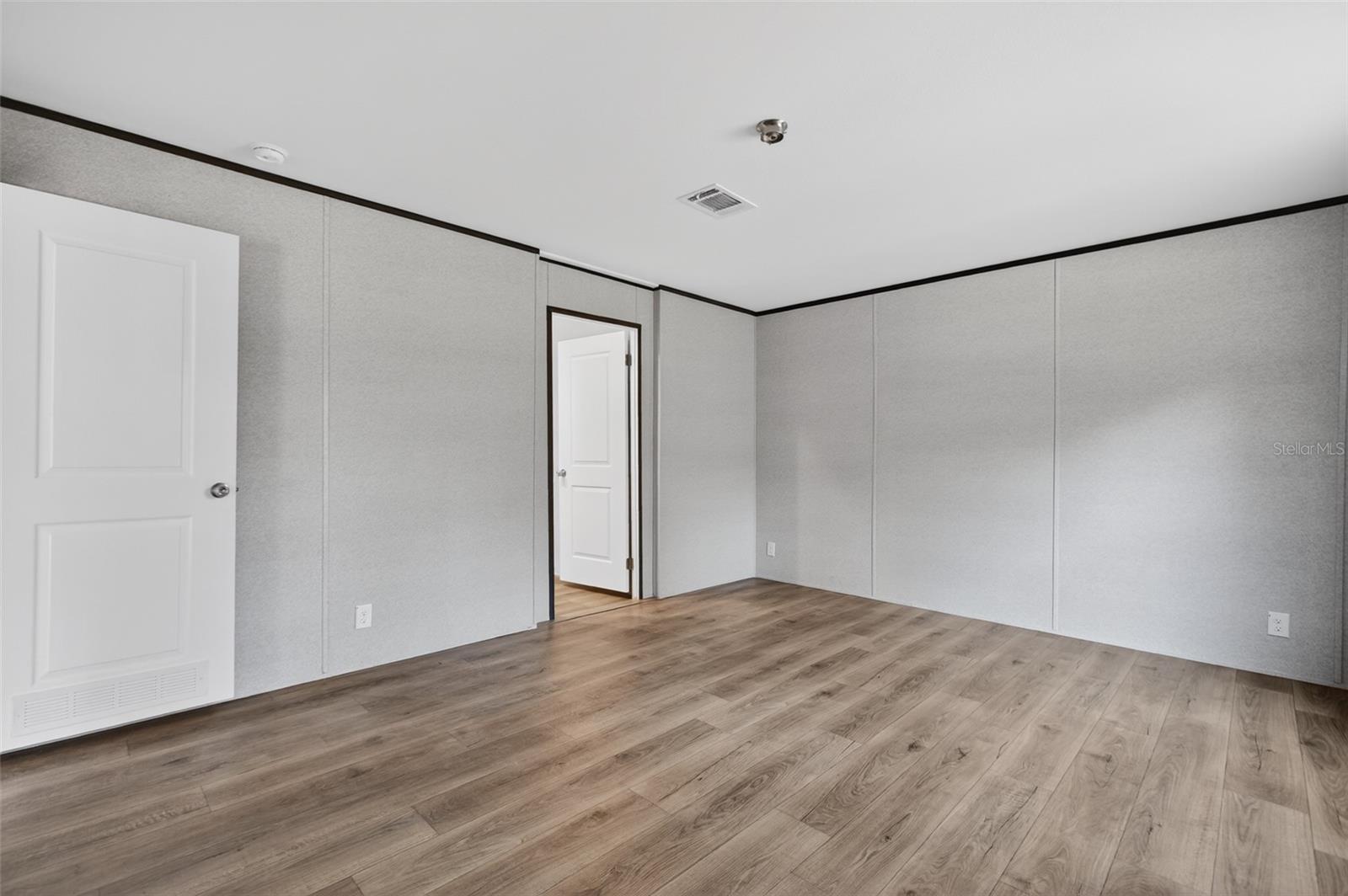 Image 14 of 74 For 419 Lily Trail