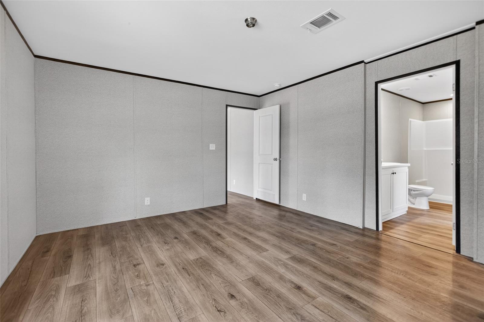 Image 15 of 74 For 419 Lily Trail