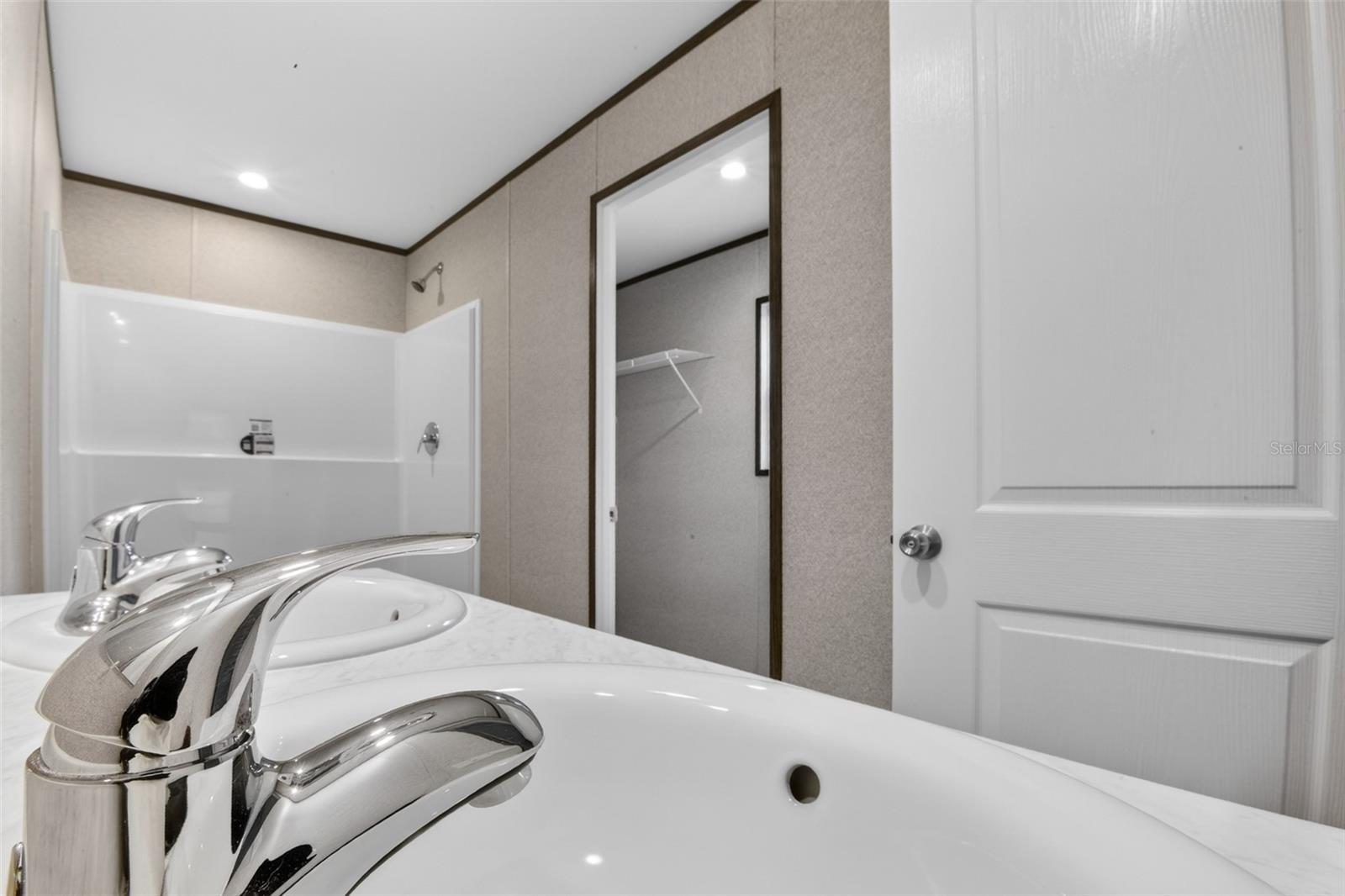 Image 19 of 74 For 419 Lily Trail