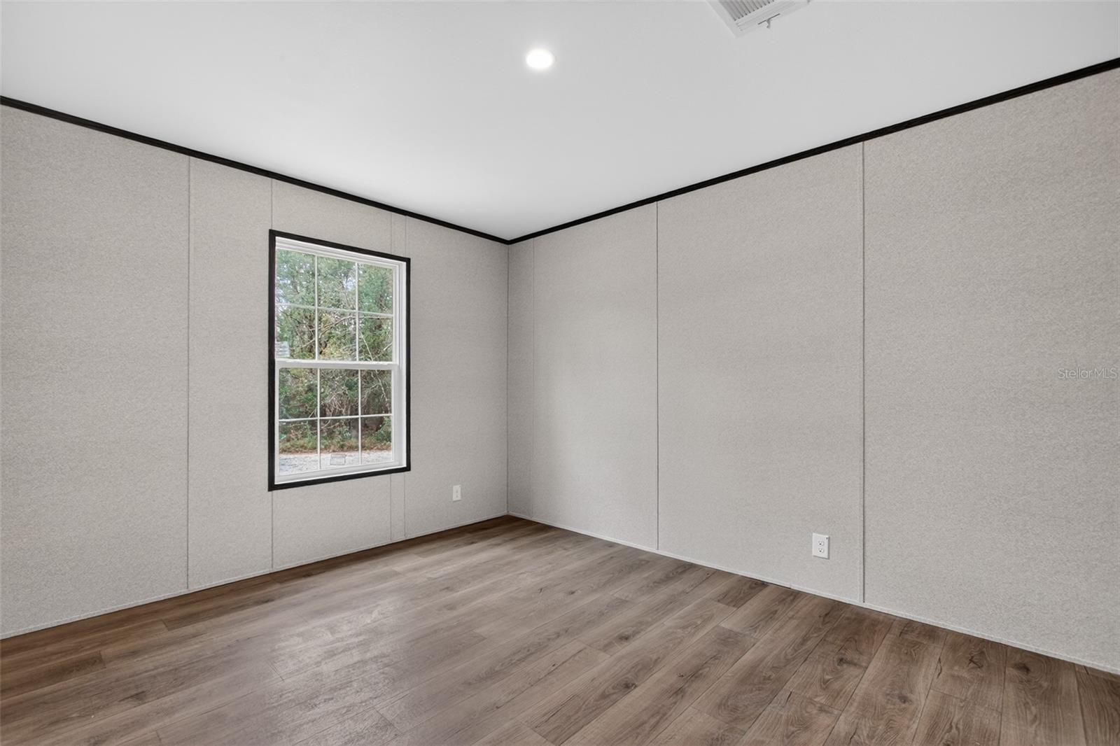 Image 28 of 74 For 419 Lily Trail