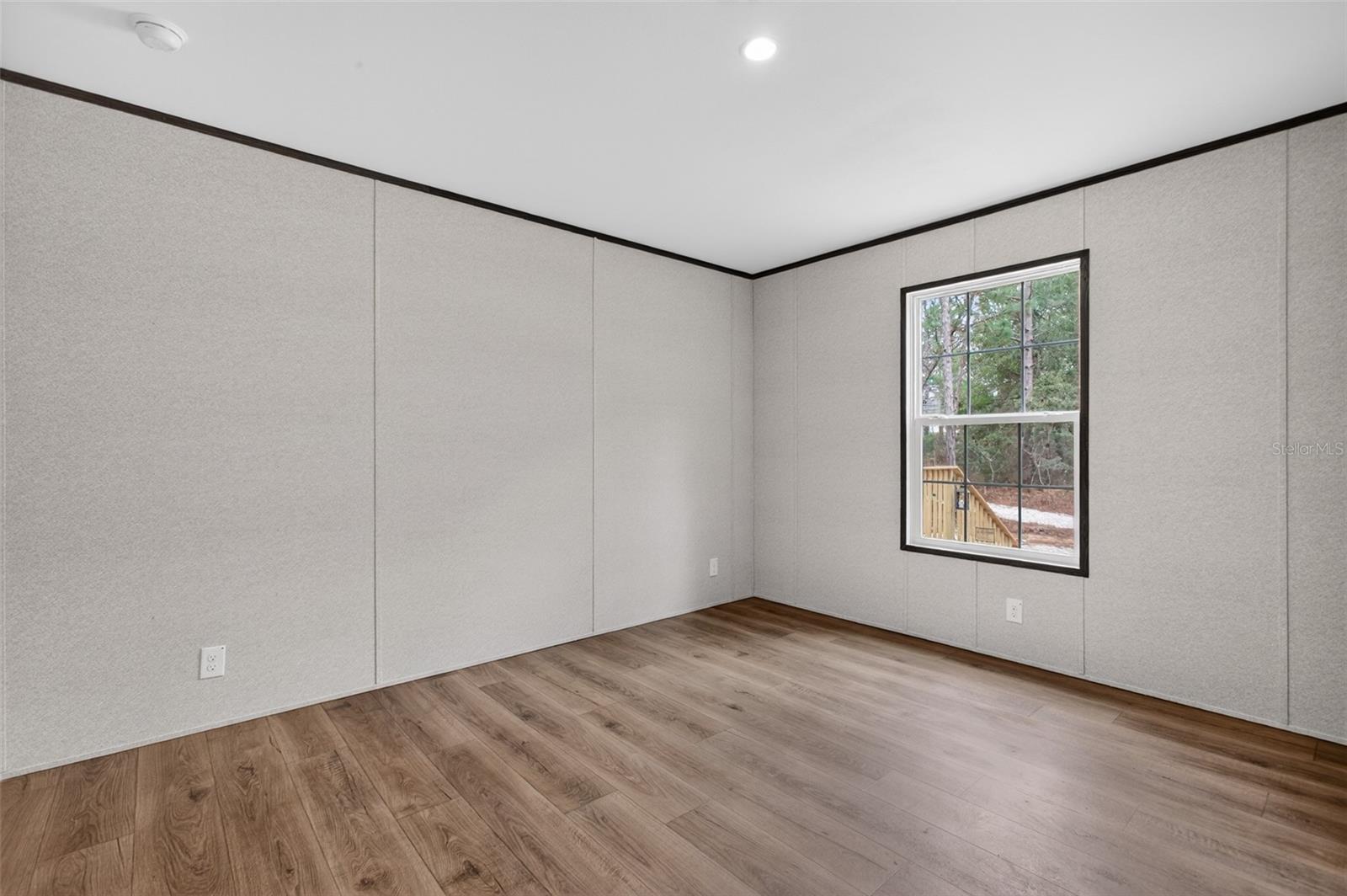 Image 32 of 74 For 419 Lily Trail