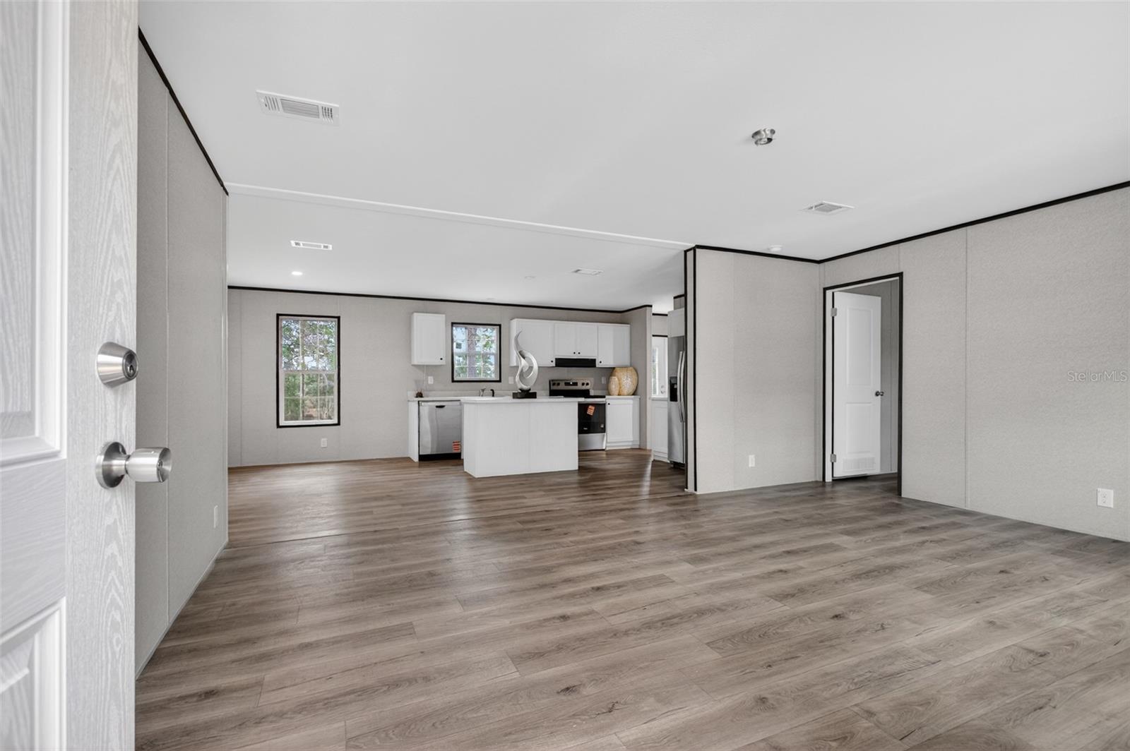 Image 4 of 74 For 419 Lily Trail