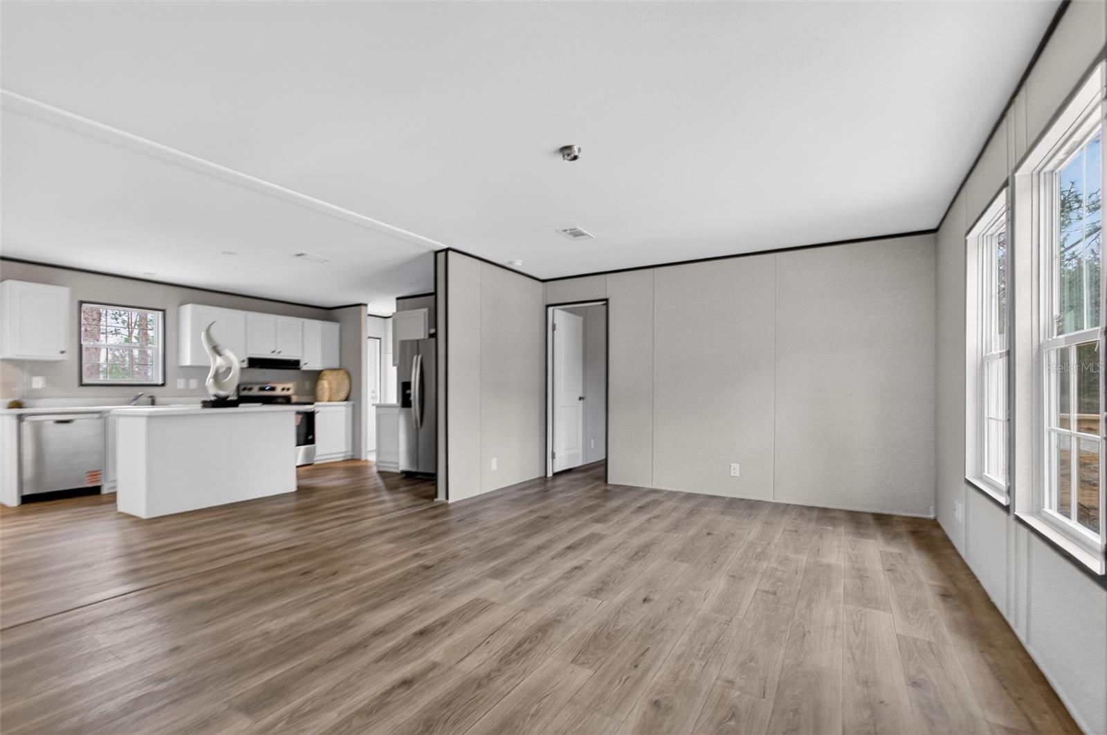 Image 5 of 74 For 419 Lily Trail