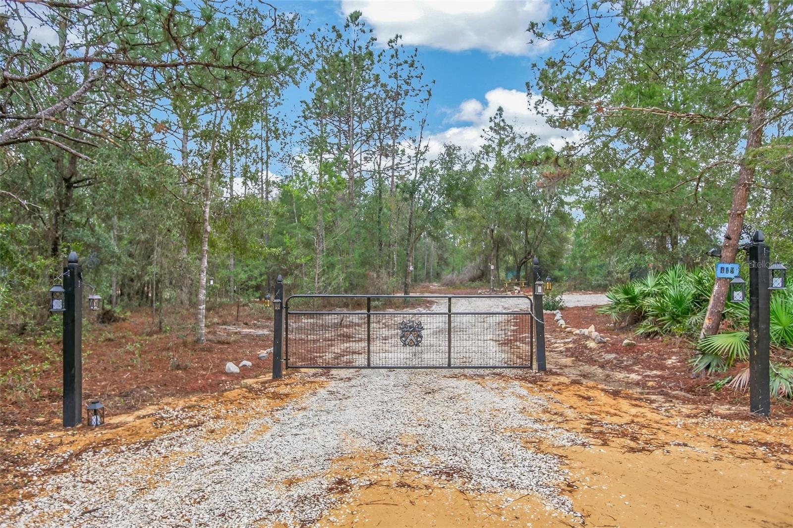 Image 58 of 74 For 419 Lily Trail