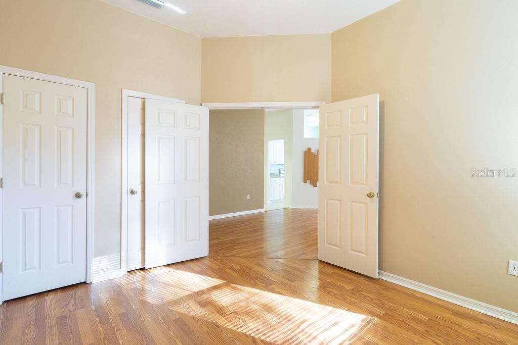 Image 10 of 30 For 9918 52nd Road