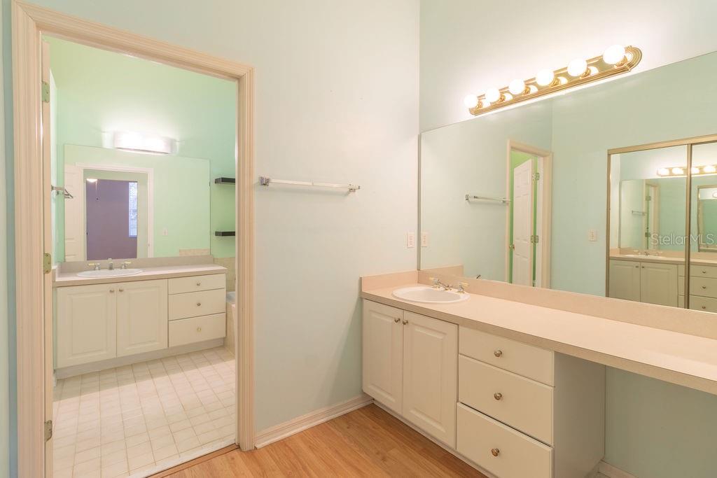 Image 22 of 30 For 9918 52nd Road