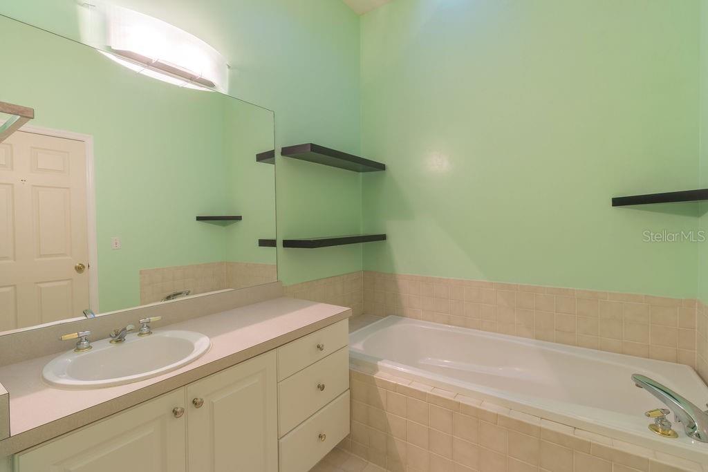 Image 23 of 30 For 9918 52nd Road