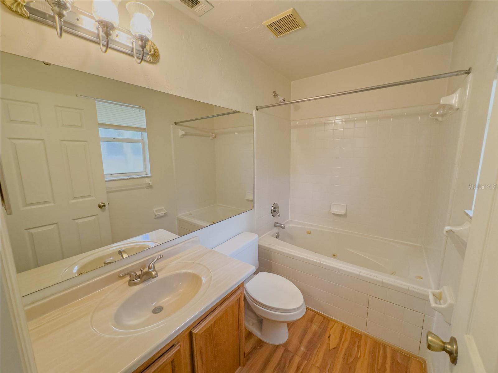 Image 17 of 23 For 4415 34th Street 508