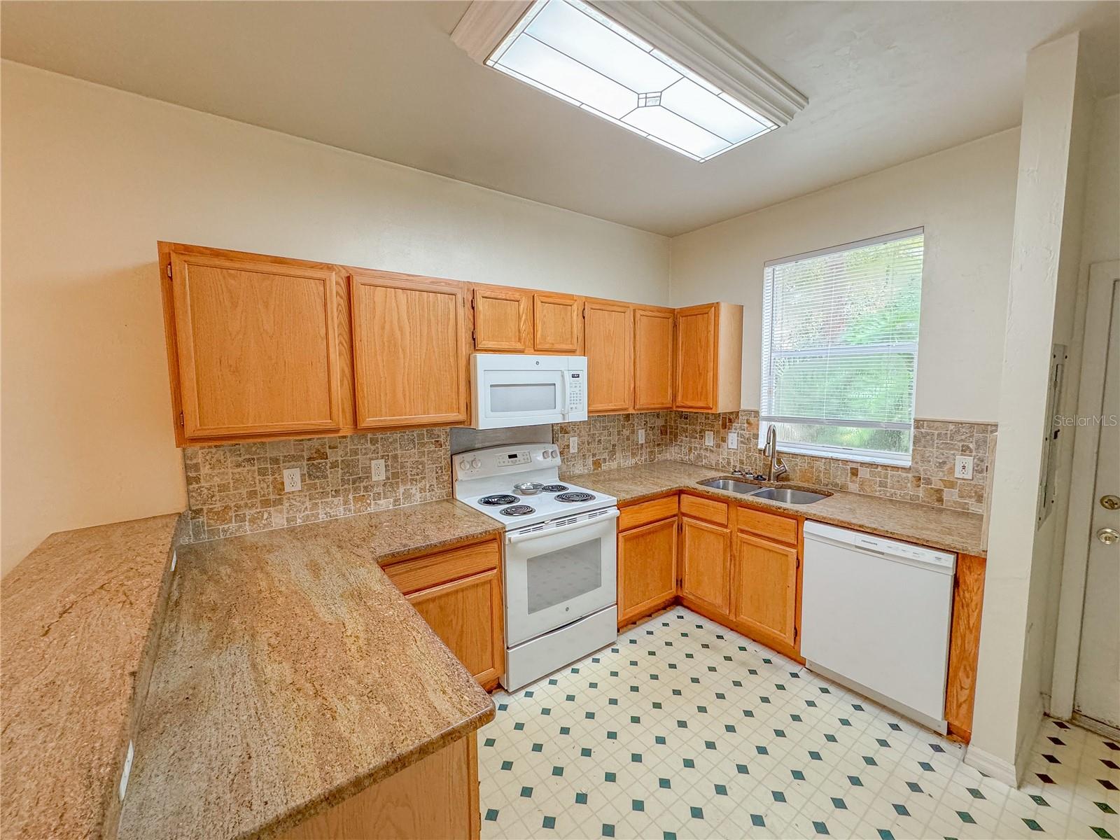 Image 9 of 23 For 4415 34th Street 508