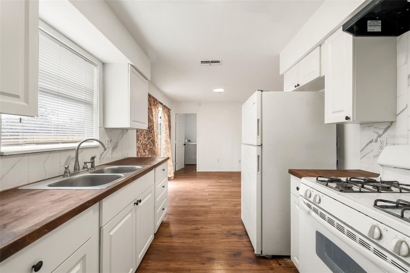 Image 10 of 21 For 1911 14th Avenue