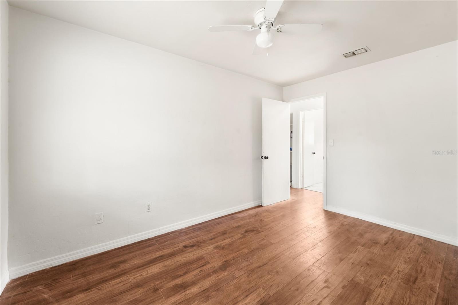 Image 19 of 21 For 1911 14th Avenue