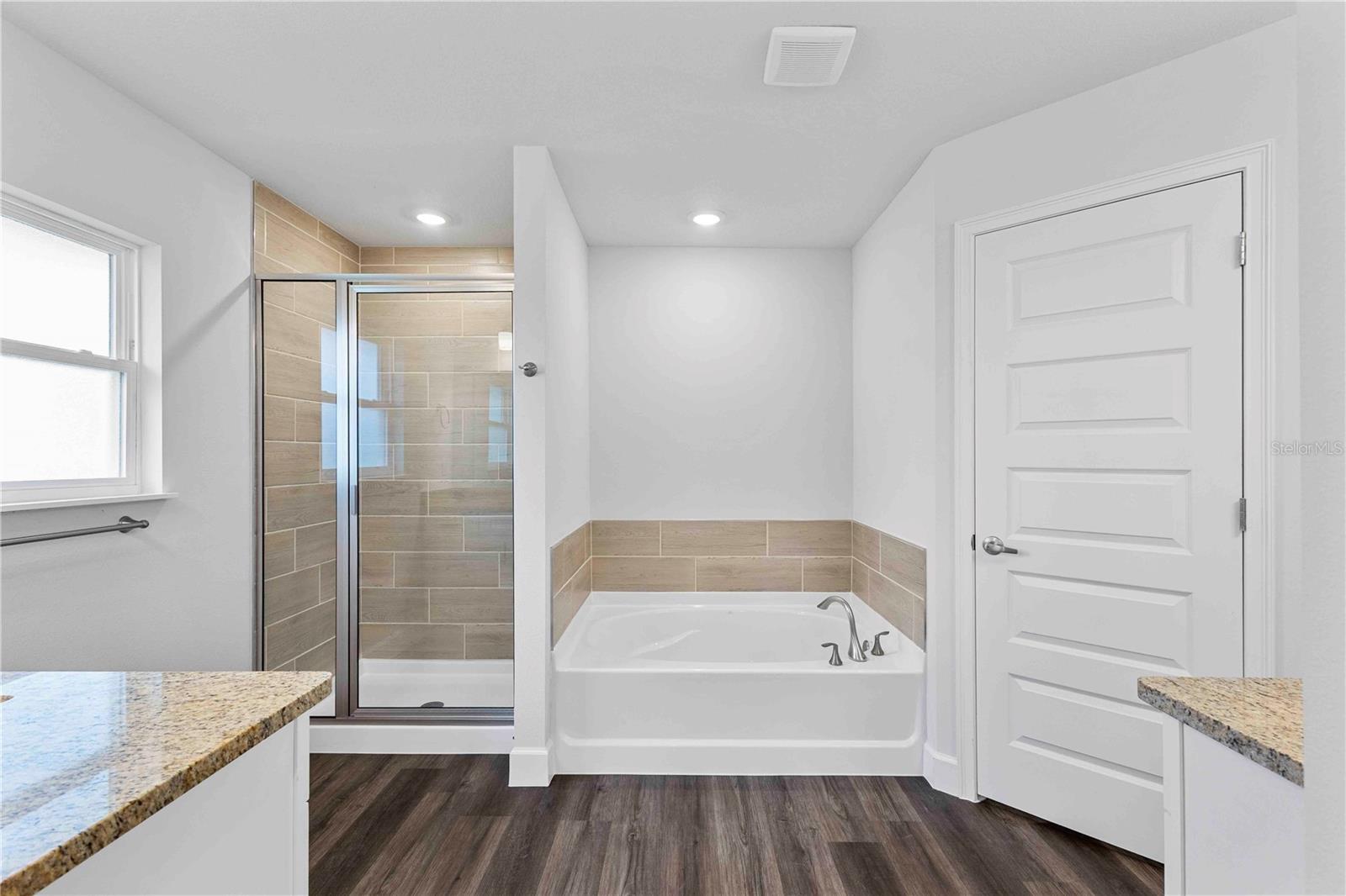 Image 15 of 44 For 483 Bellflower Drive