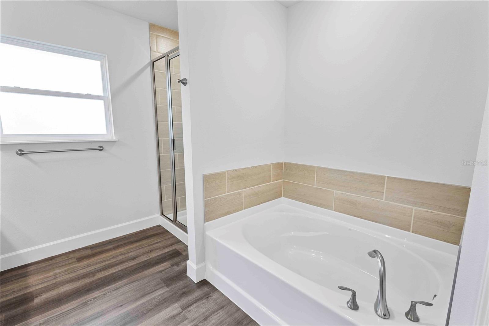 Image 23 of 44 For 483 Bellflower Drive