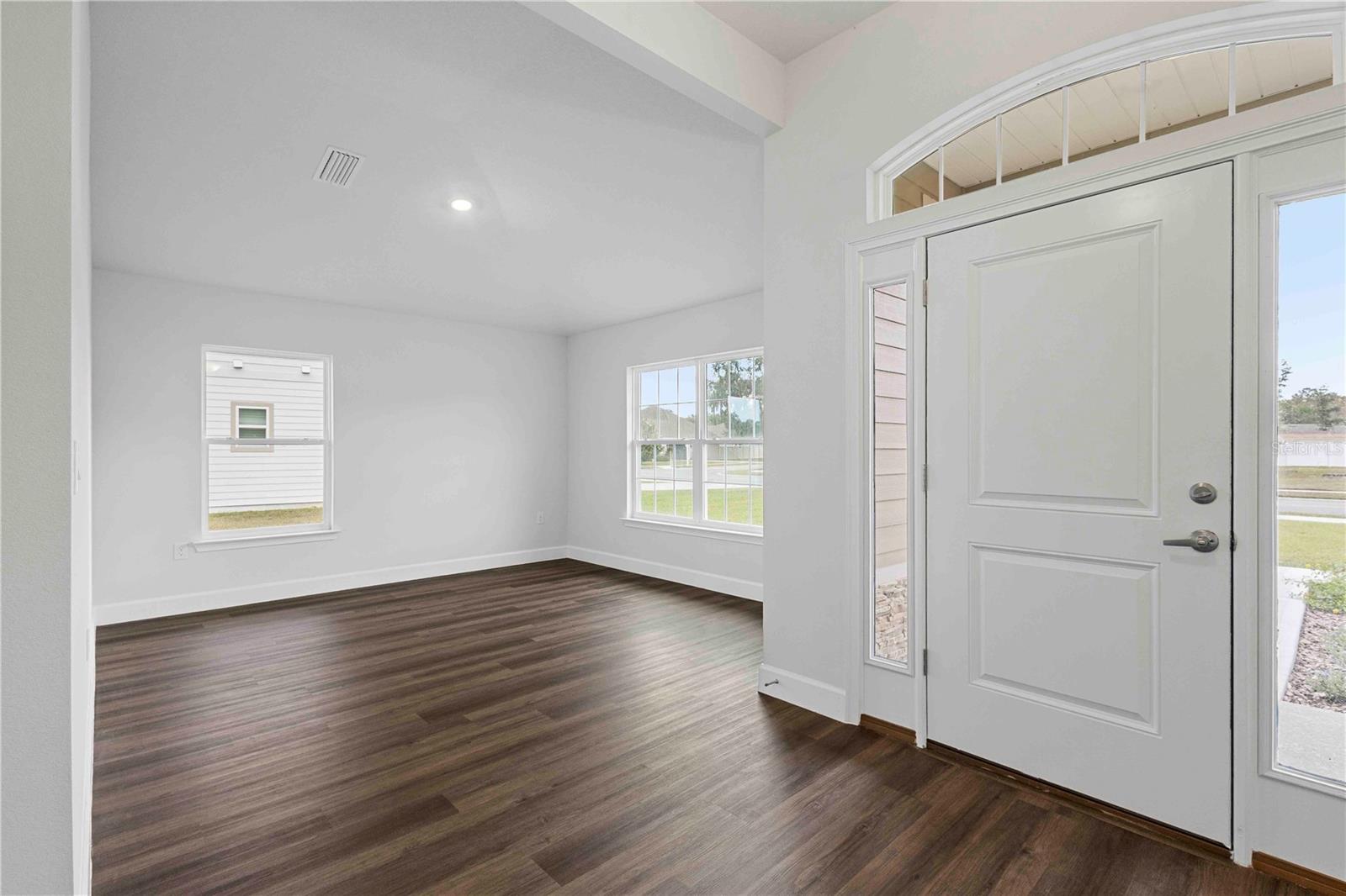 Image 32 of 44 For 483 Bellflower Drive