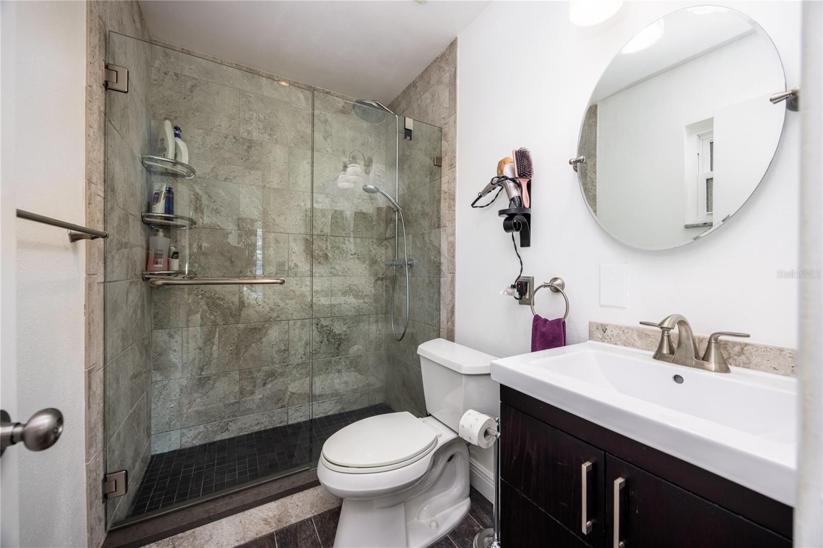 Image 17 of 29 For 1522 25th Street D