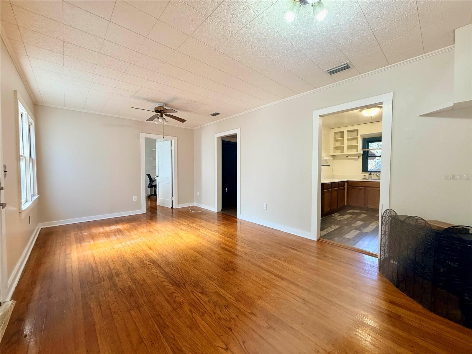 Image 5 of 20 For 2036 31st Avenue