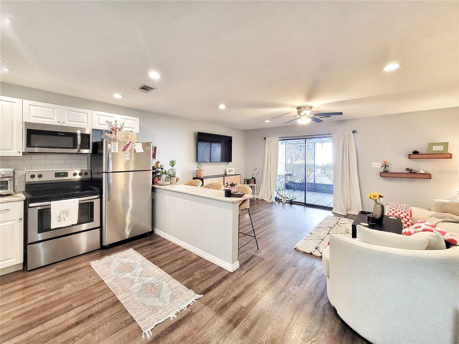 Image 4 of 22 For 2830 14th Drive