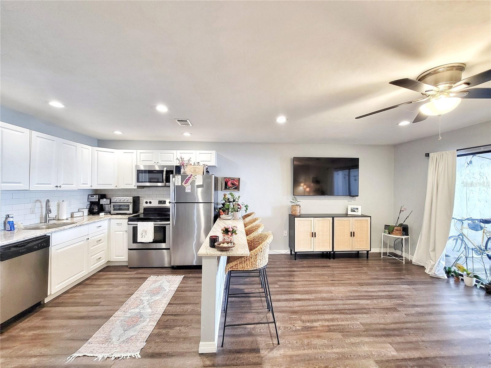 Image 6 of 22 For 2830 14th Drive