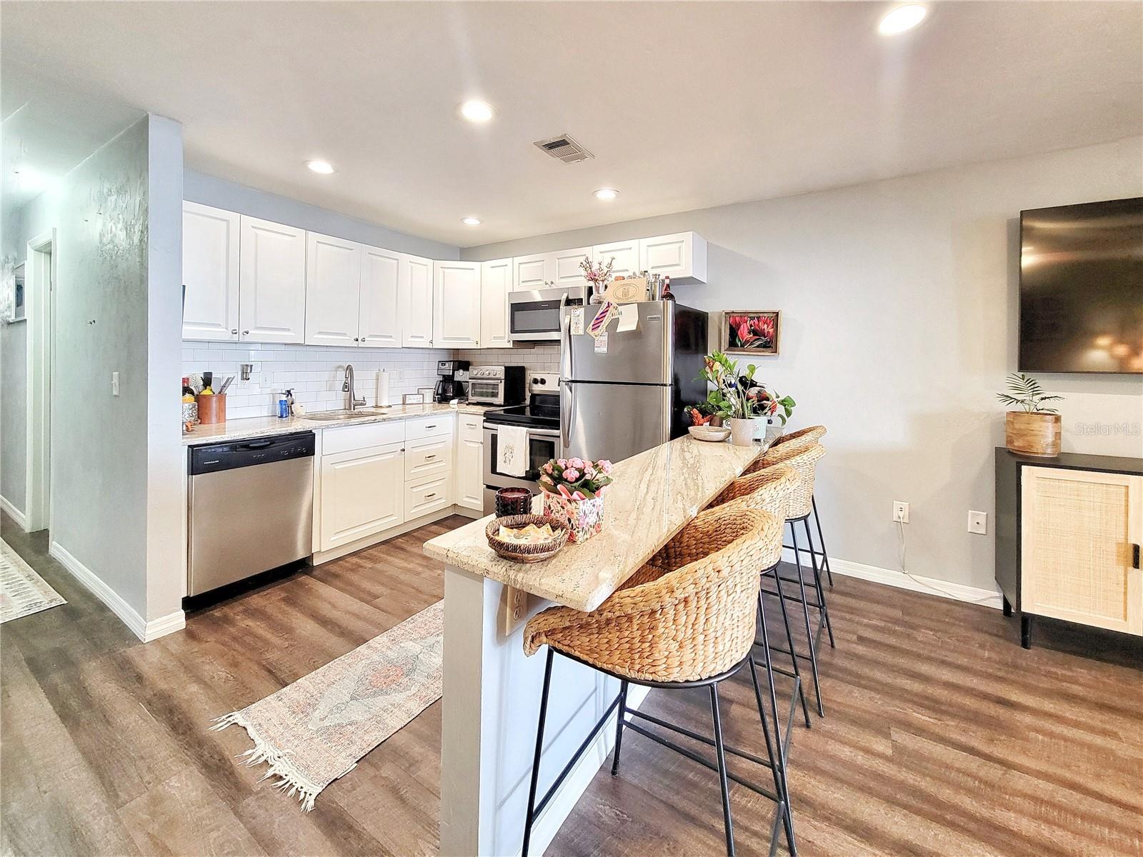 Image 7 of 22 For 2830 14th Drive