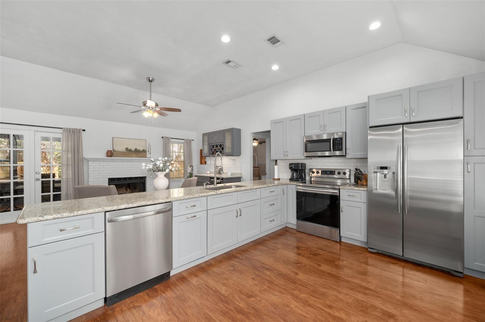 Image 13 of 41 For 5326 83rd Terrace