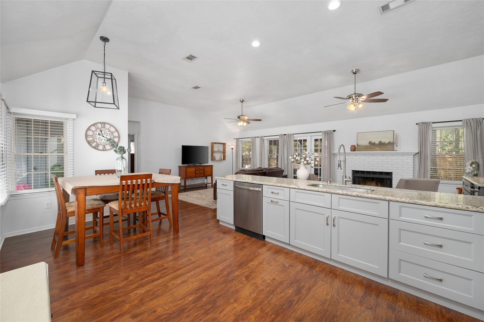 Image 15 of 41 For 5326 83rd Terrace