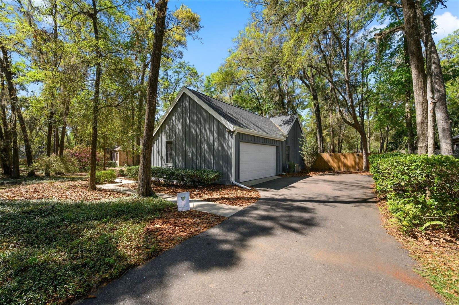 Image 4 of 41 For 5326 83rd Terrace