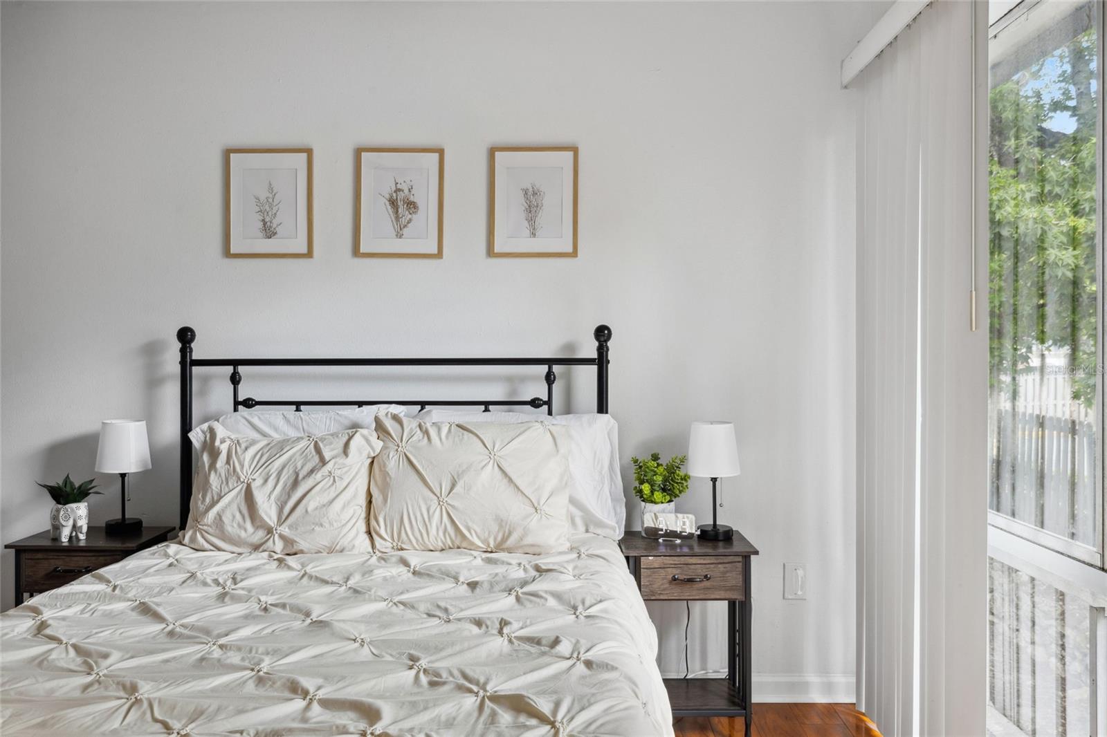 Image 12 of 18 For 1700 16th Court P24