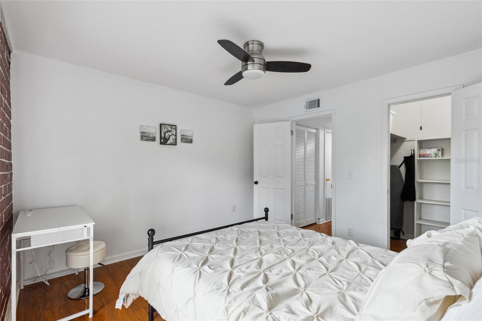 Image 15 of 18 For 1700 16th Court P24