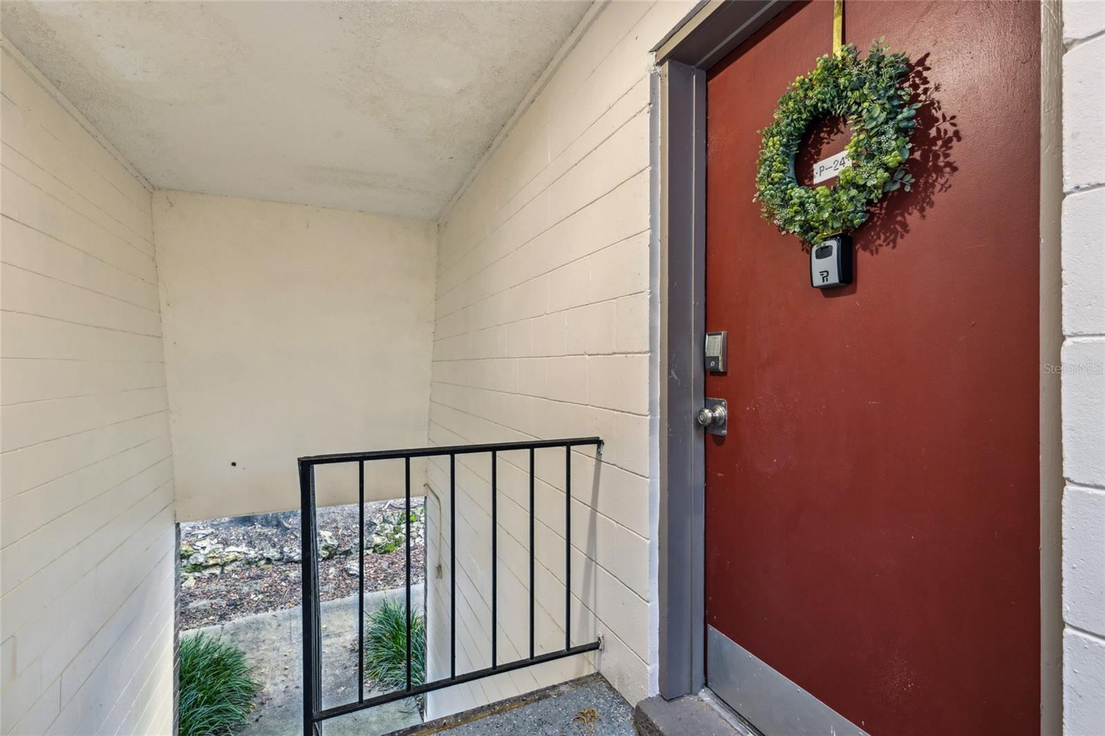 Image 3 of 18 For 1700 16th Court P24