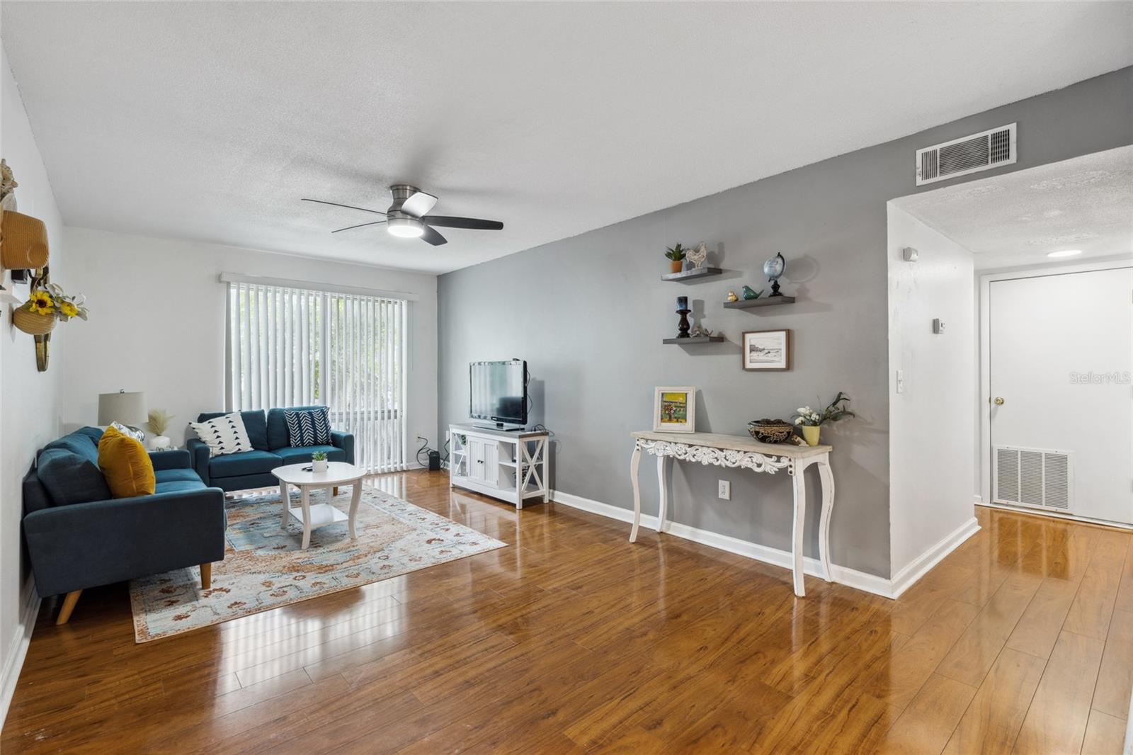 Image 5 of 18 For 1700 16th Court P24