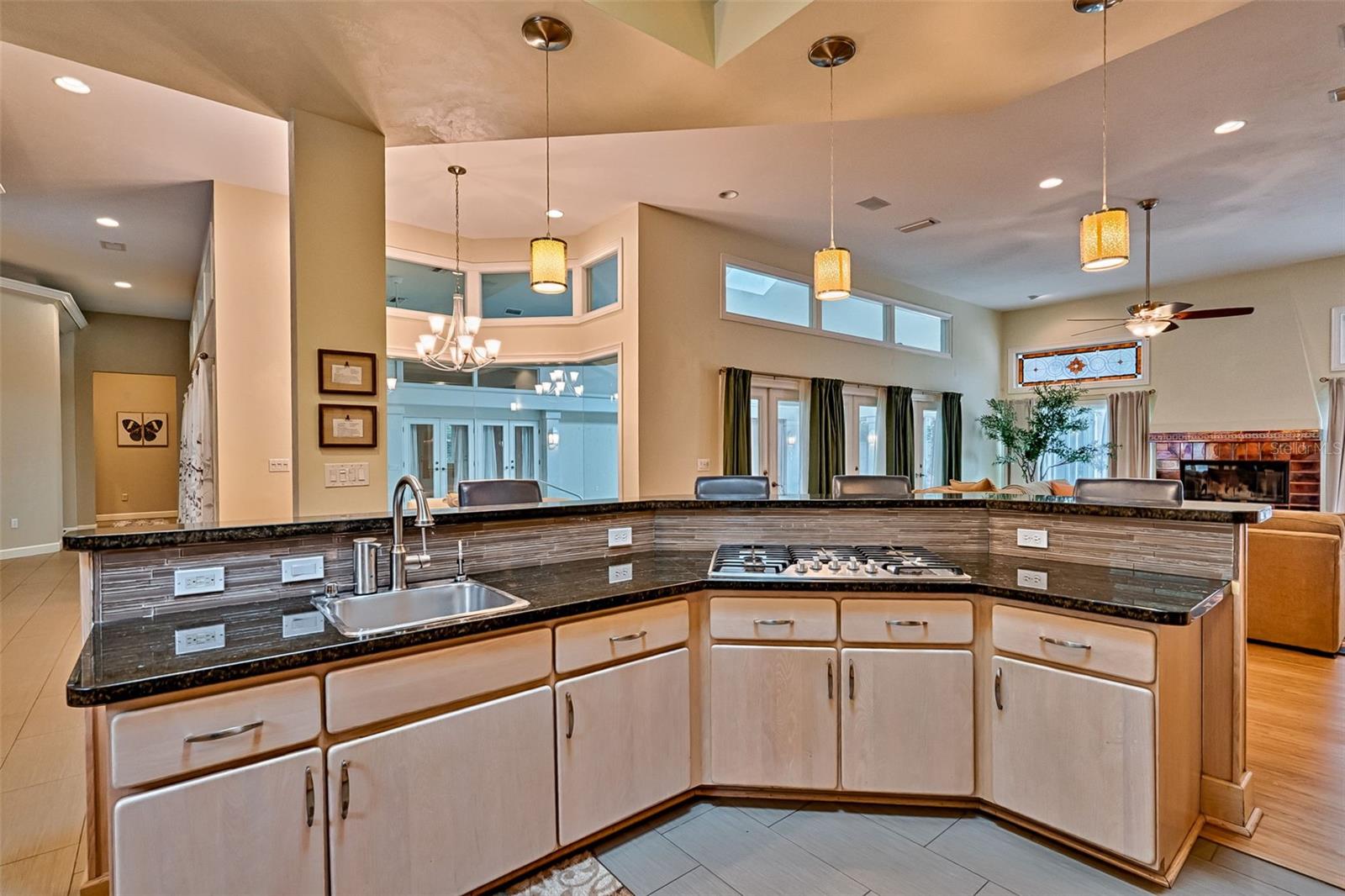 Image 14 of 64 For 10505 41st Place