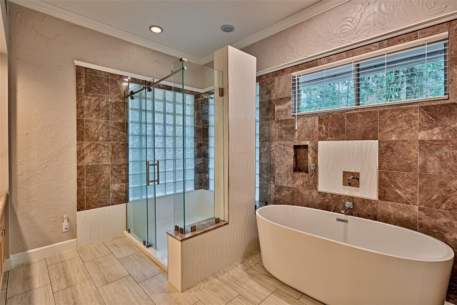 Image 24 of 64 For 10505 41st Place