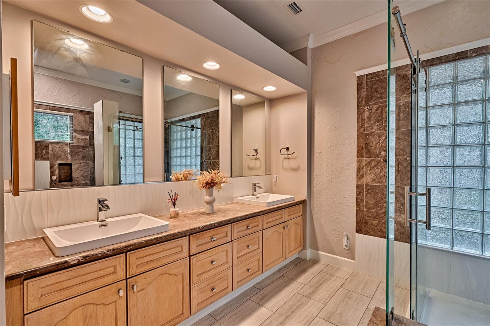 Image 25 of 64 For 10505 41st Place