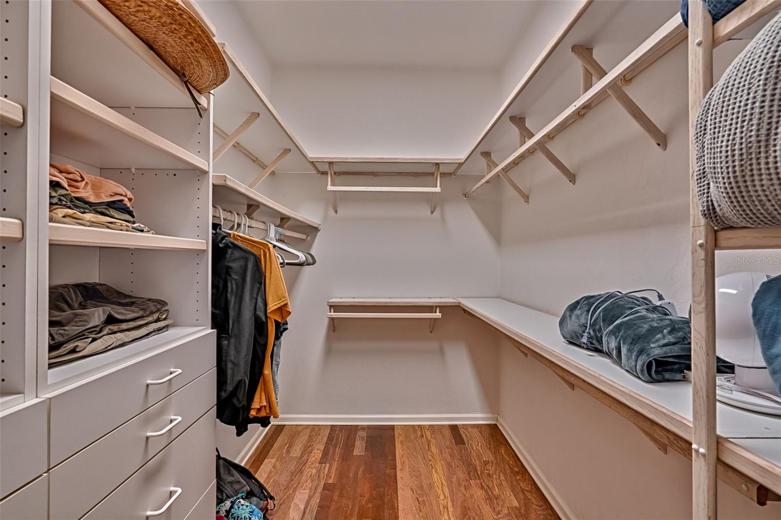 Image 27 of 64 For 10505 41st Place