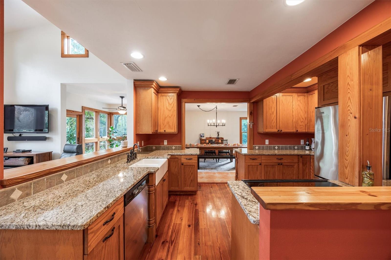 Image 10 of 72 For 22675 75th Avenue Road