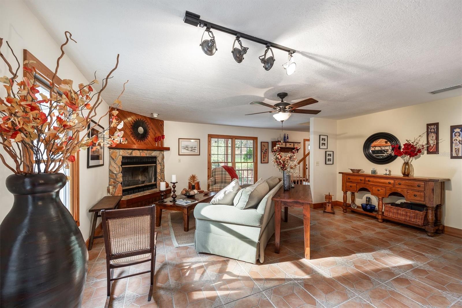 Image 15 of 72 For 22675 75th Avenue Road