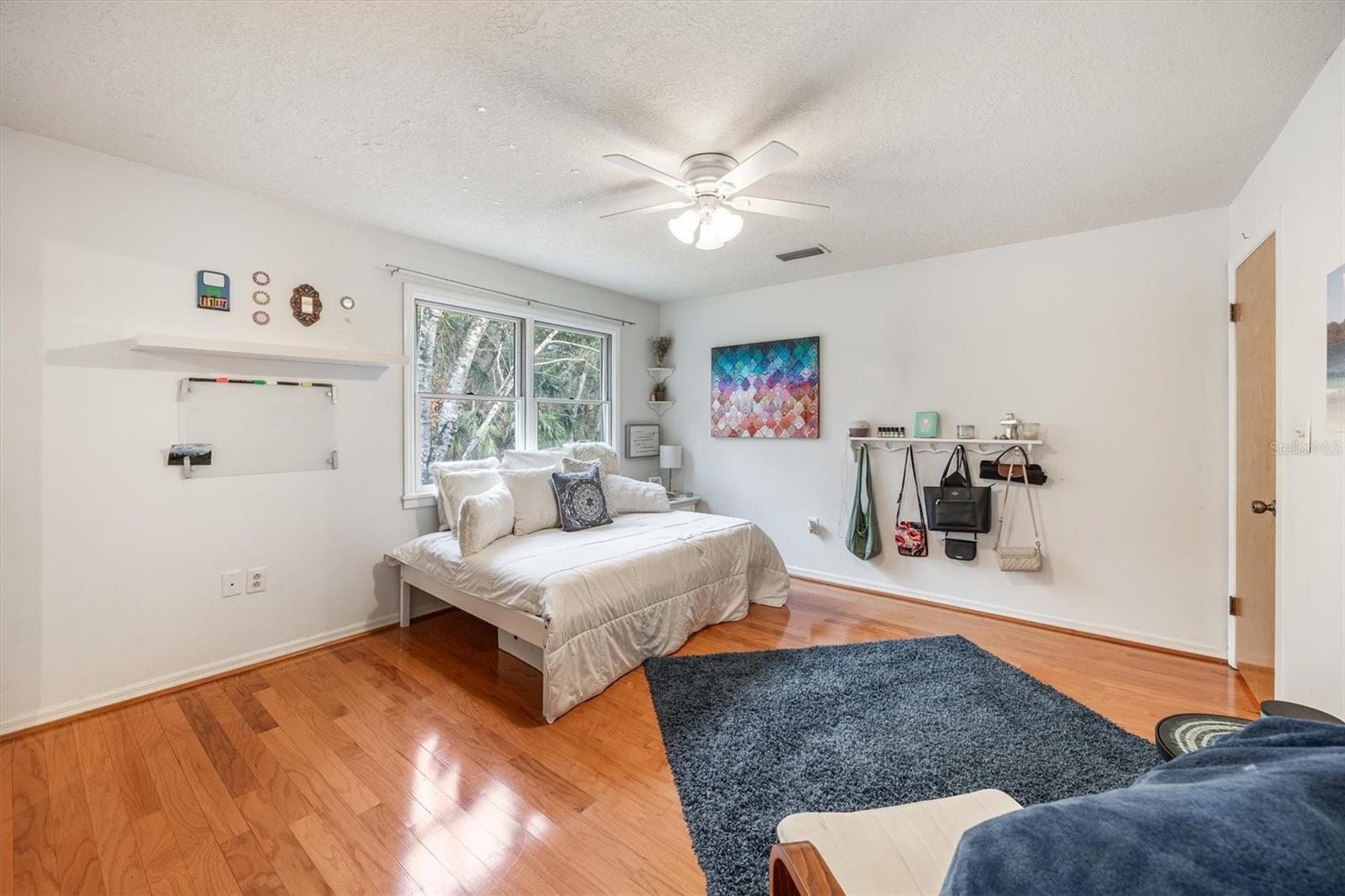Image 39 of 72 For 22675 75th Avenue Road
