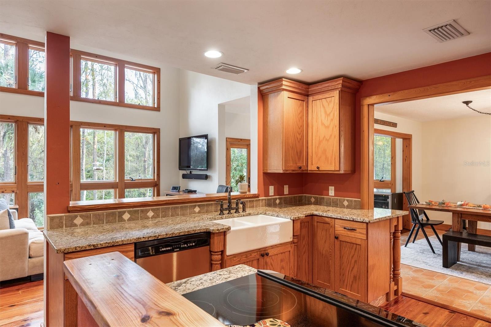Image 9 of 72 For 22675 75th Avenue Road