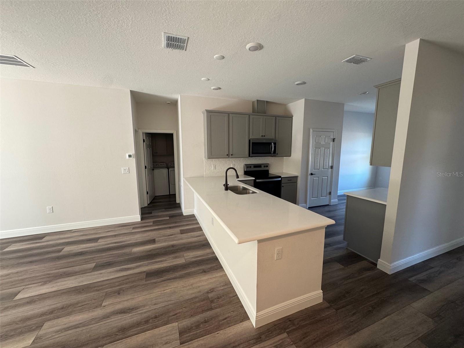 Image 7 of 50 For 10645 51st Avenue